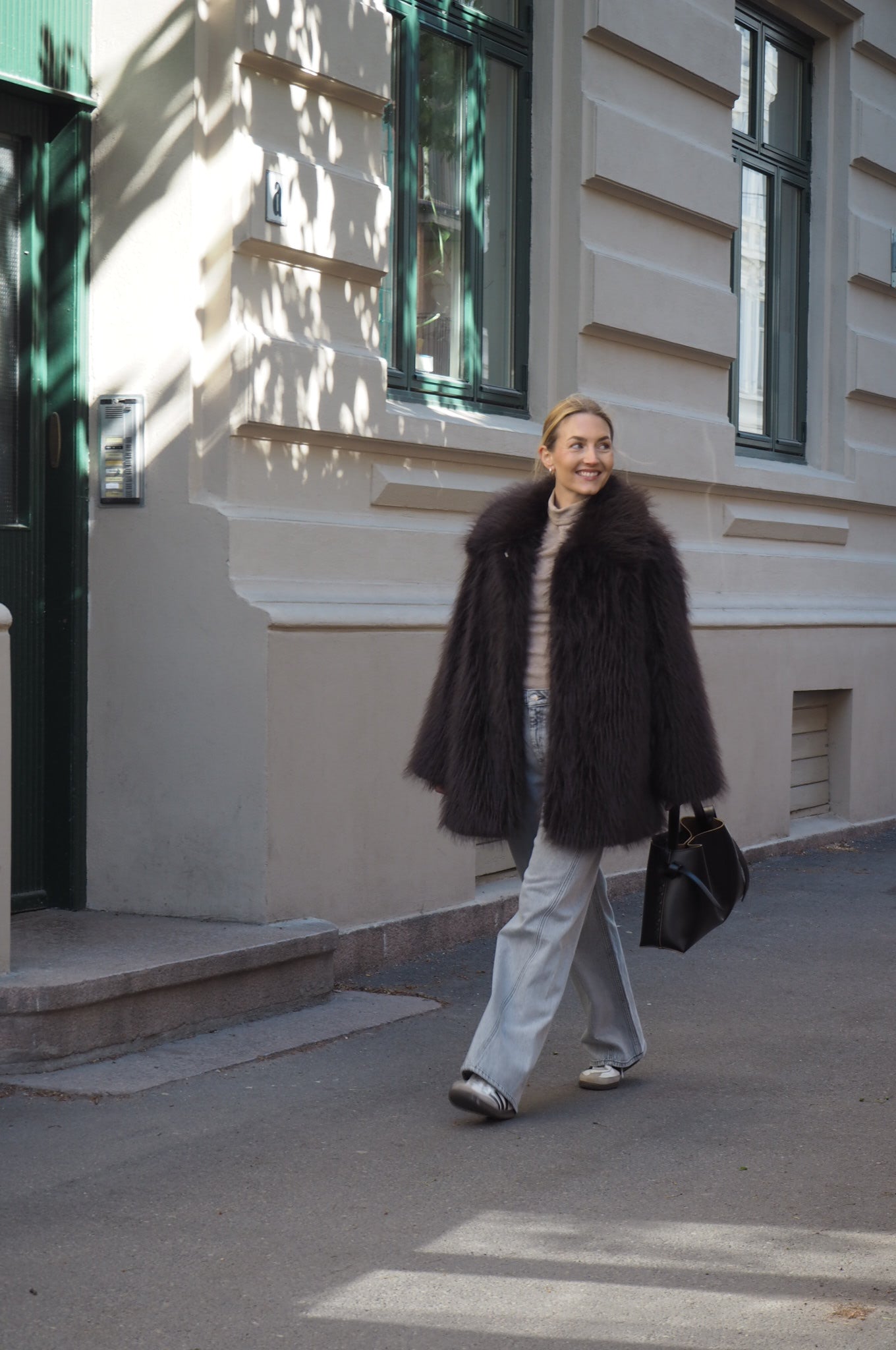 Brea Jakke - Brun/ Delicioso